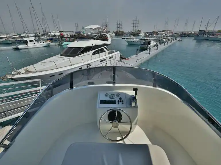 YACHT ASSOL